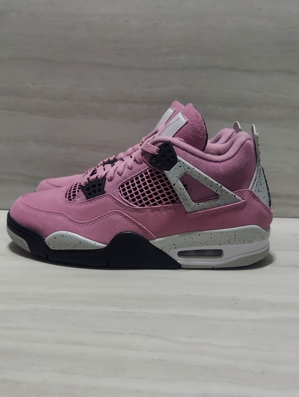 Jordan 4 Rerto "Orchid" AQ 9129-501 Mens Size: 9.5 Womens Size: 11